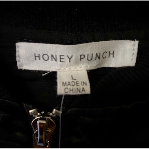 PacSun Honey Punch Black Stars Bomber Jacket, size Large, NWT - Picture 4 of 6